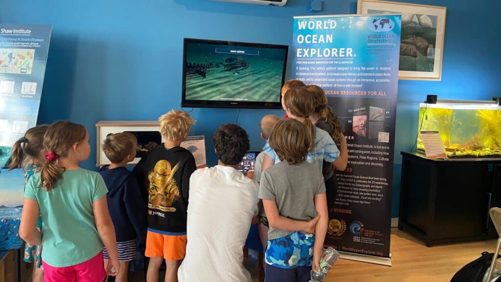 KIDS USING WORLD OCEAN EXPLORER